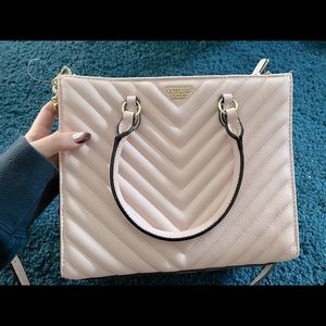 Light pink pebbled V quilt Victoria’s Secret cross body purse